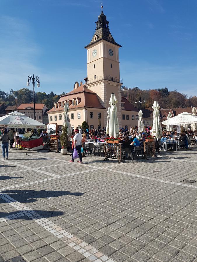 Luky10 Apartamento Braşov Exterior foto