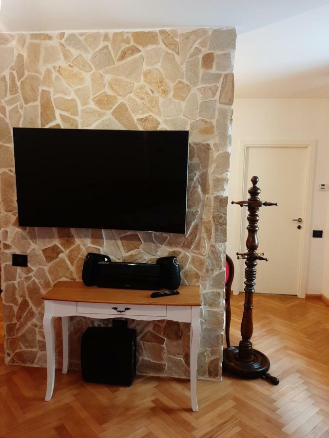 Luky10 Apartamento Braşov Exterior foto